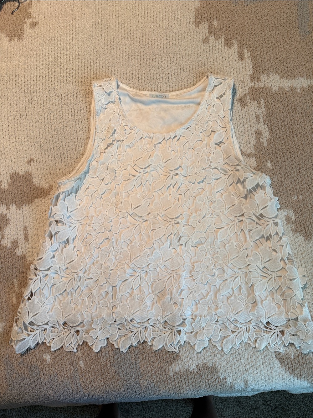 Women’s White Floral Lace Sleeveless Tank Top